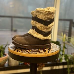 🤎Ugg Cassidee Tall leather and cable knit boots